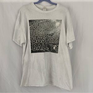 Miami Heat Basketball White T-Shirt, Men’s Size XL - Item 0116